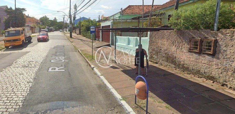 Terreno à venda  com 384m², Rua Caldre e Fiao no bairro Santo Antônio em Porto Alegre