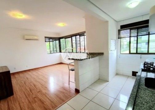Apartamento à venda com 2 quartos, 73m², 1 suíte, 1 vaga, Rua Alberto Silva no bairro Vila Ipiranga em Porto Alegre