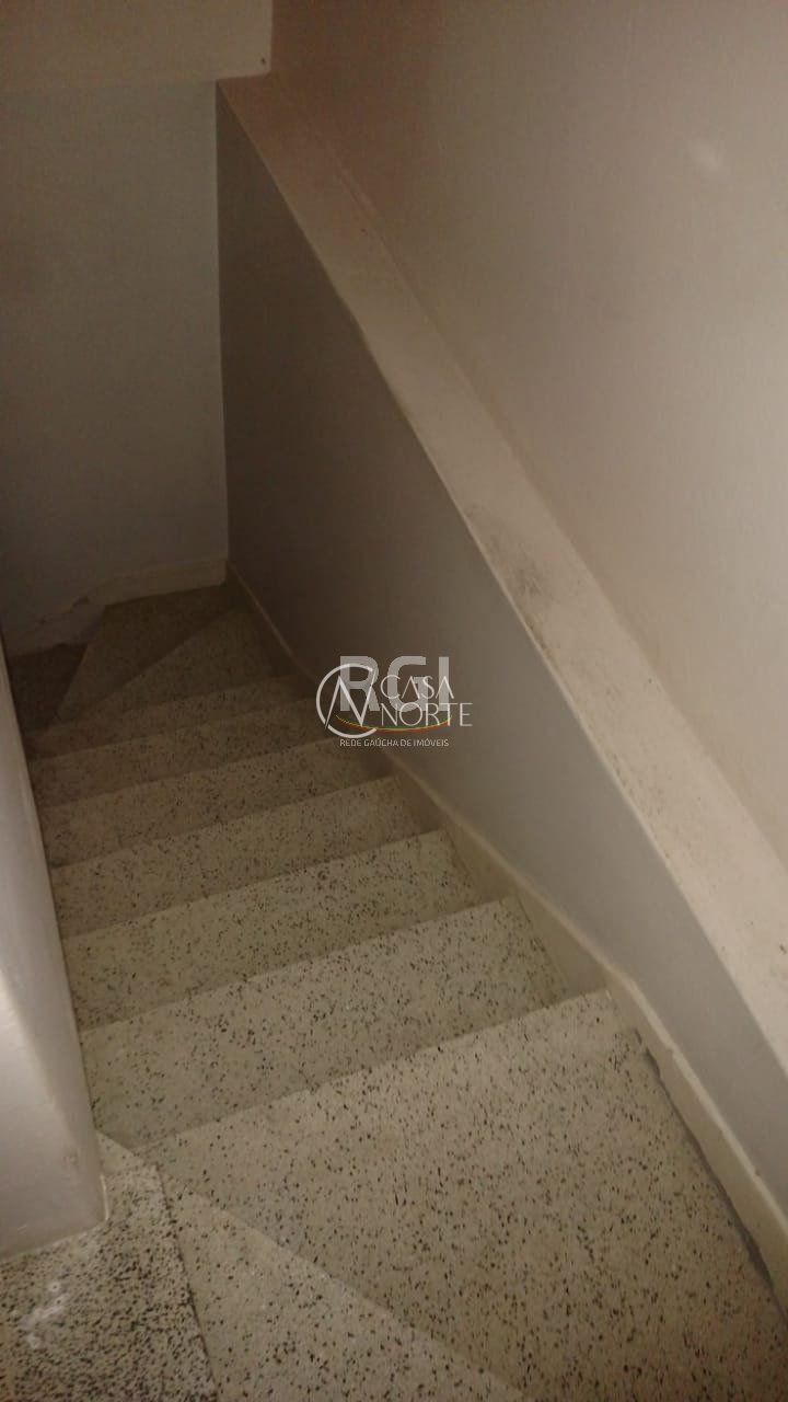 Casa à venda com 3 quartos, 140m², 3 vagas, Rua Luiz de Camoes no bairro Santo Antônio em Porto Alegre