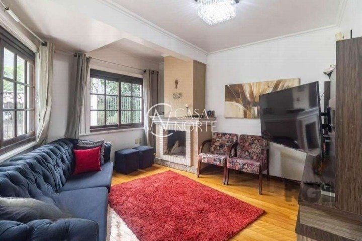 Casa à venda com 4 quartos, 264m², 1 suíte, 3 vagas, Rua Joaquim Cruz no bairro Santo Antônio em Porto Alegre