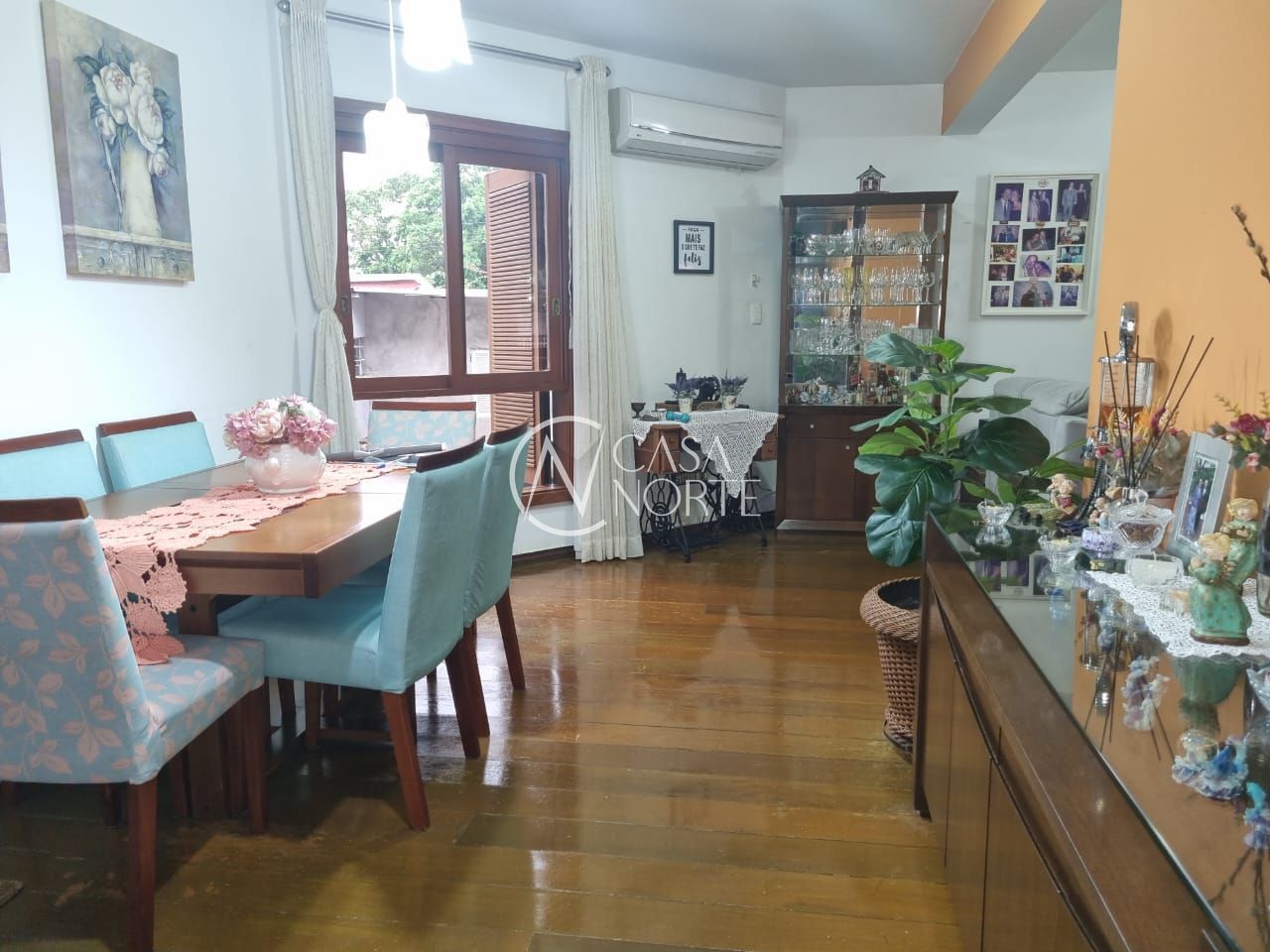 Apartamento à venda com 3 quartos, 109m², 1 suíte, 2 vagas, Rua Veador Porto no bairro Santana em Porto Alegre