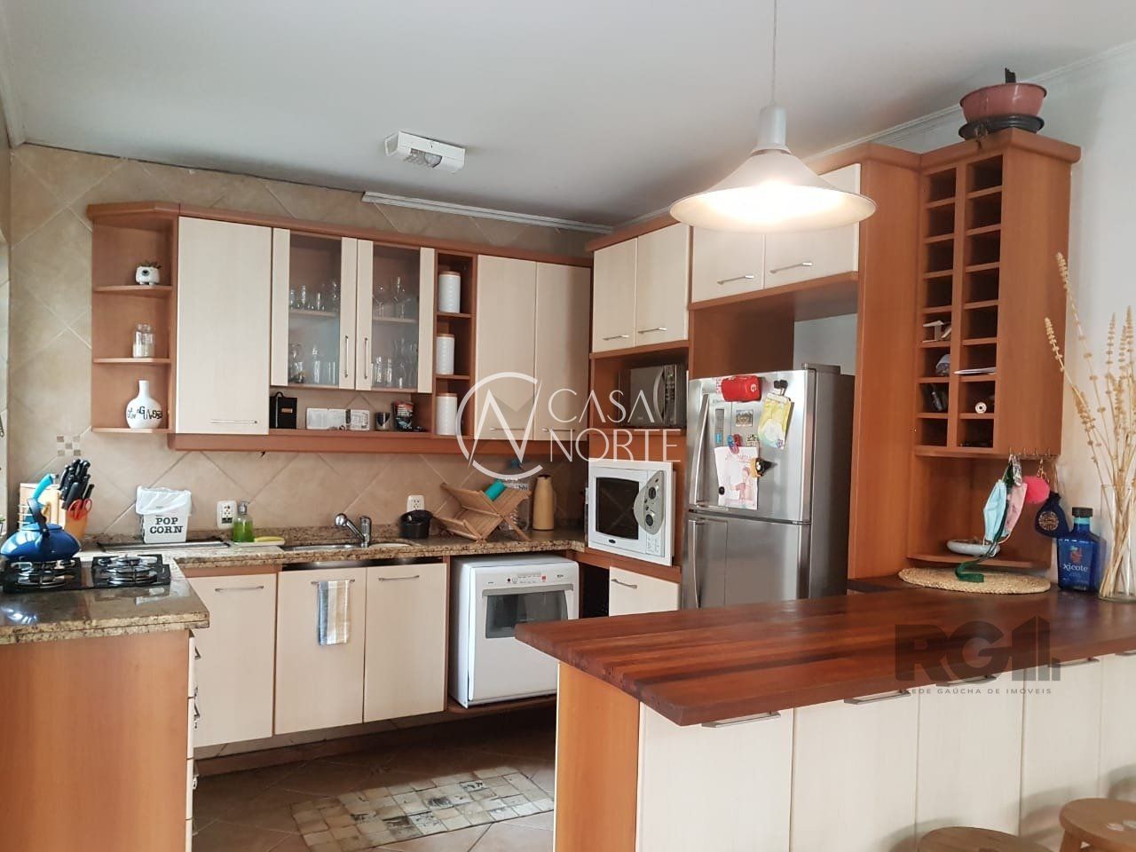 Casa de Condomínio à venda com 3 quartos, 95m², 1 vaga, Rua Humberto de Campos no bairro Partenon em Porto Alegre