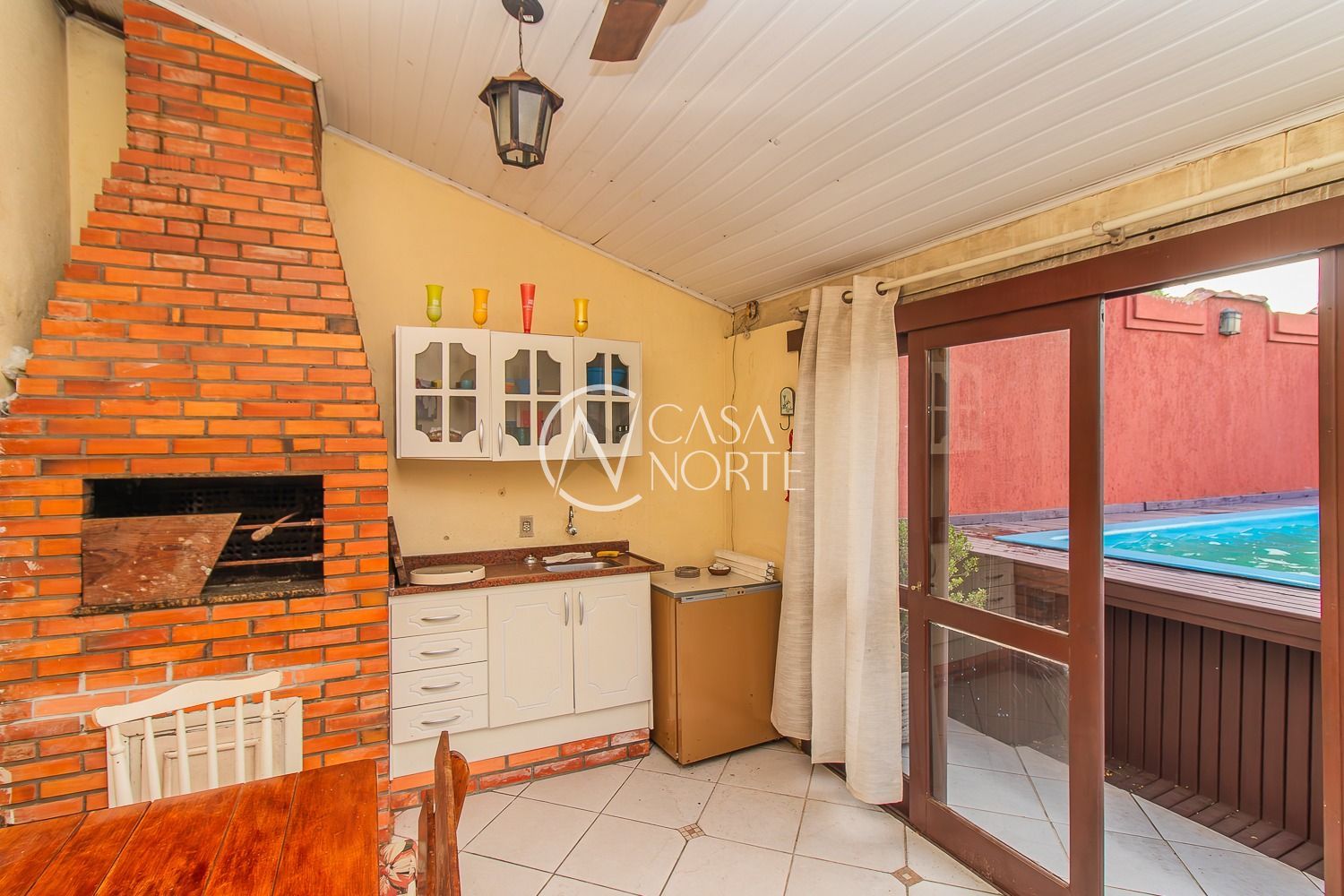 Casa à venda com 4 quartos, 254m², 2 suítes, 4 vagas, Avenida Luiz Moschetti no bairro Vila João Pessoa em Porto Alegre