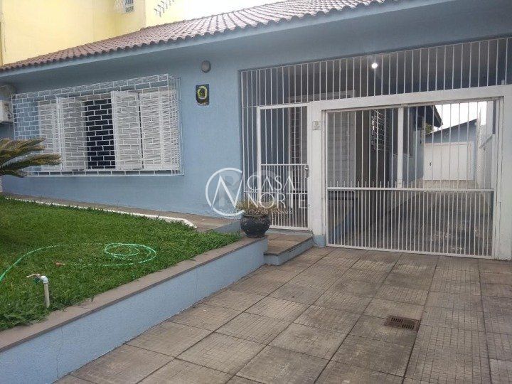 Casa à venda com 3 quartos, 249m², 1 suíte, 3 vagas, Rua Professor Clemente Pinto no bairro Medianeira em Porto Alegre