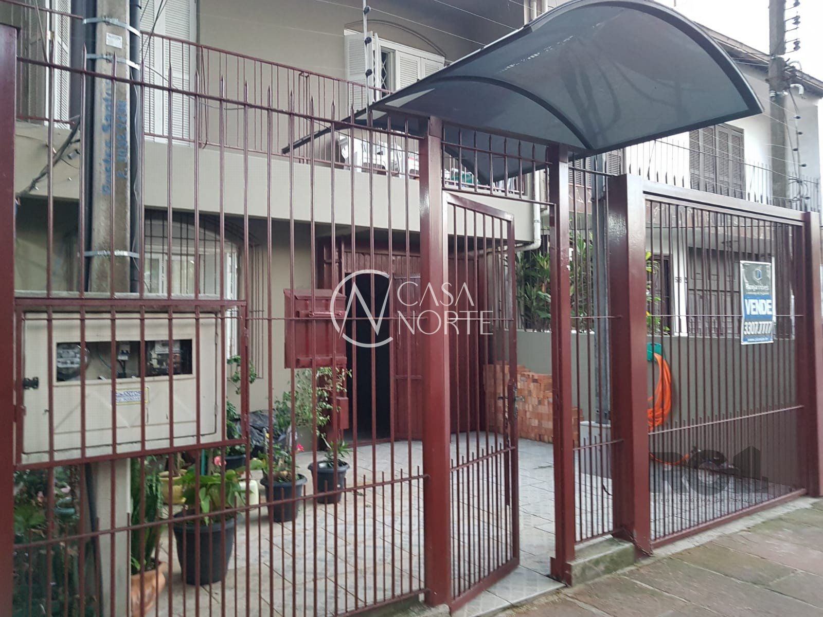 Casa à venda com 4 quartos, 280m², 4 vagas, Rua Veador Porto no bairro Santana em Porto Alegre
