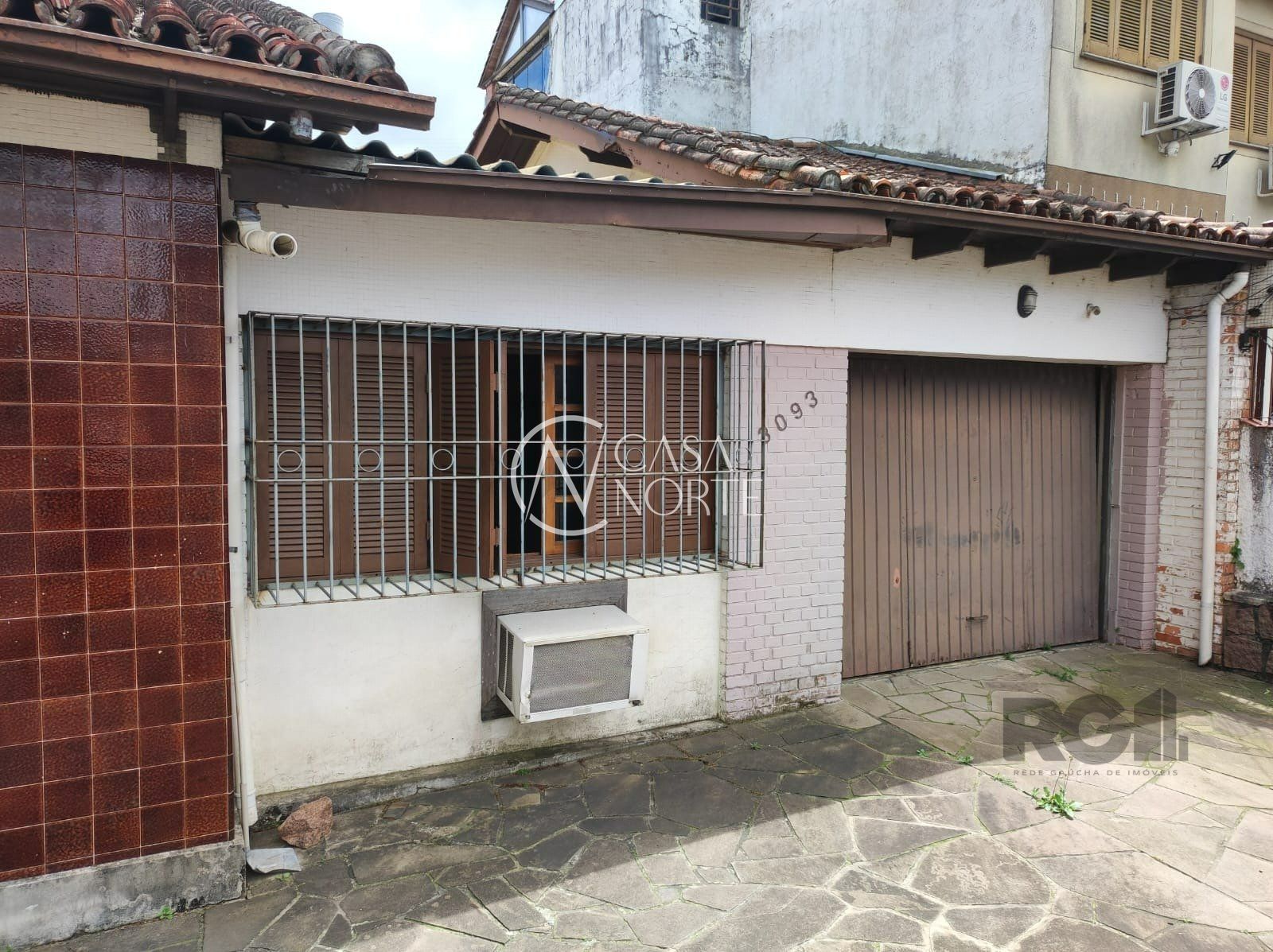 Casa à venda com 3 quartos, 156m², 1 suíte, 2 vagas, Rua Barão do Amazonas no bairro Partenon em Porto Alegre