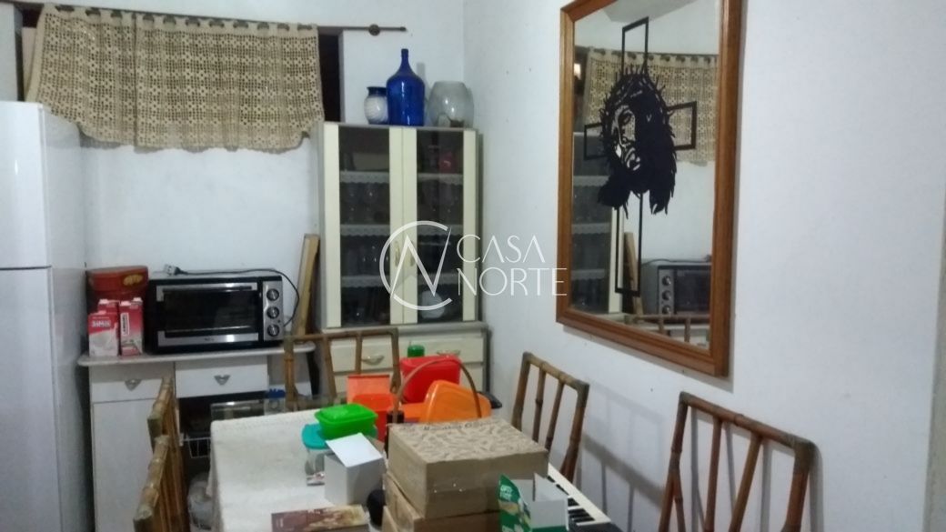 Casa à venda com 4 quartos, 206m², 2 vagas, Avenida Brasil no bairro Navegantes em Porto Alegre