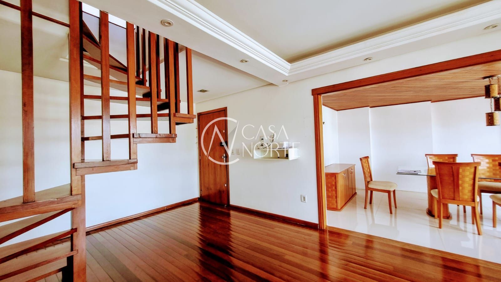 Cobertura à venda com 4 quartos, 280m², 1 suíte, 4 vagas, Rua Guadalupe no bairro Jardim Lindóia em Porto Alegre
