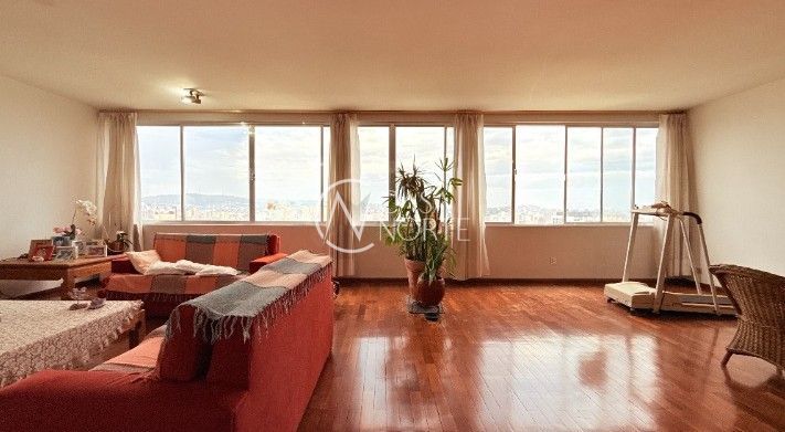 Apartamento à venda com 4 quartos, 222m², 1 suíte, 2 vagas, Rua Doutor Lauro de Oliveira no bairro Rio Branco em Porto Alegre