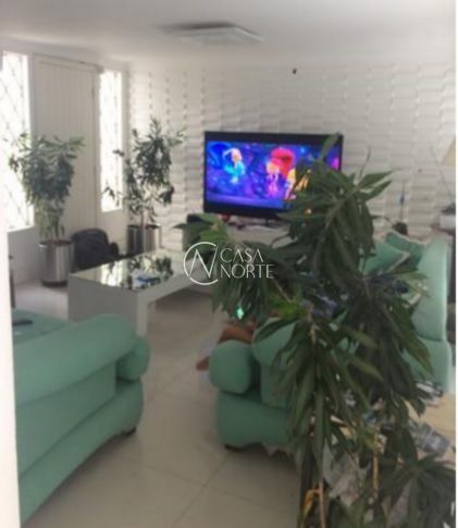 Casa à venda com 4 quartos, 100m², 1 suíte, 3 vagas, Rua Doutor Aurelio Py no bairro Medianeira em Porto Alegre