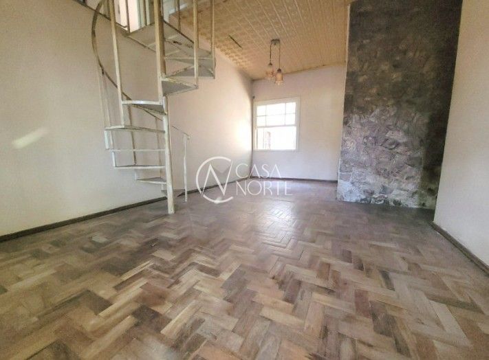 Casa à venda com 3 quartos, 130m², 2 vagas, Rua Saica no bairro Petrópolis em Porto Alegre