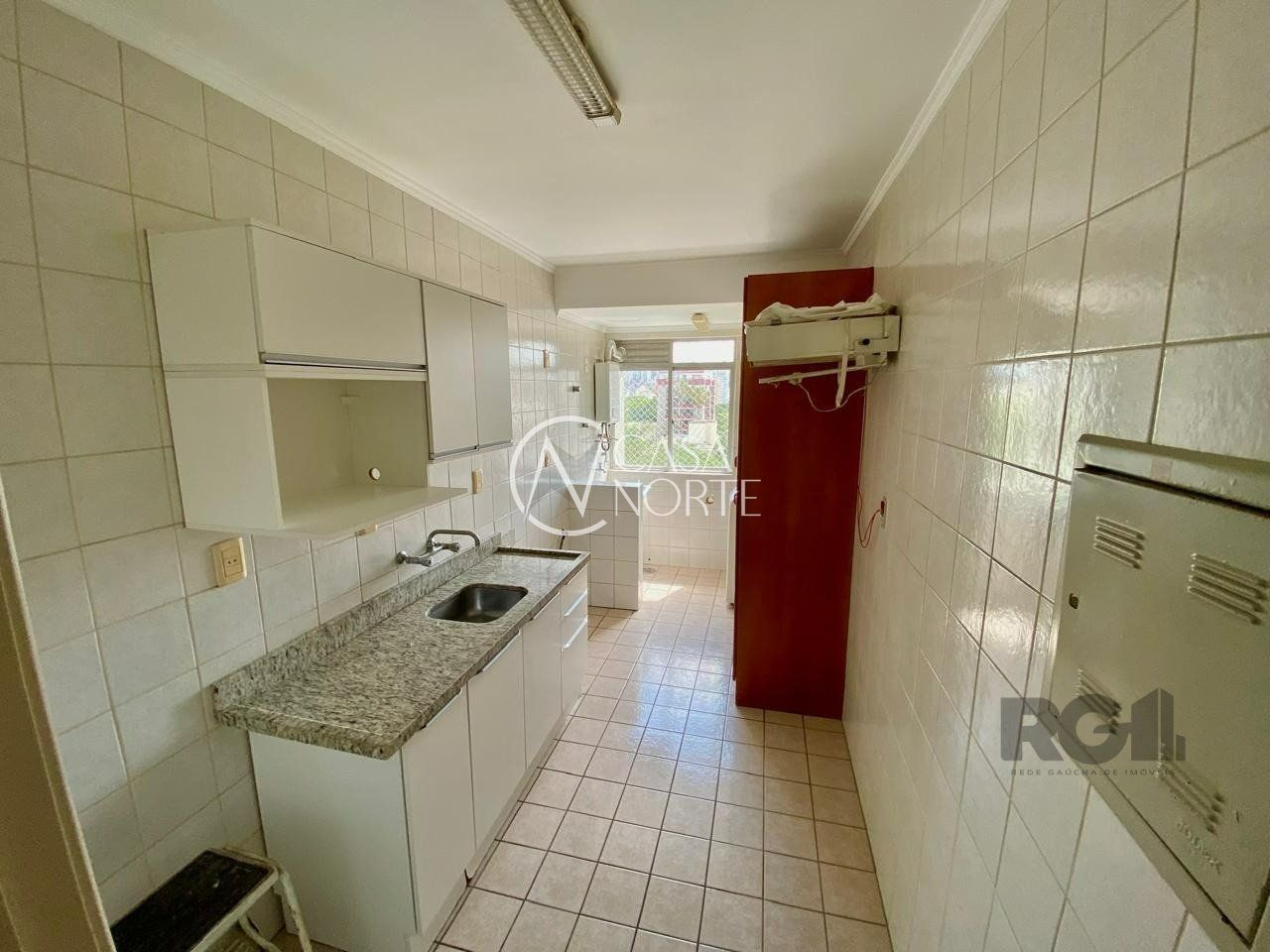 Apartamento à venda com 2 quartos, 71m², 1 vaga, Rua Gomes Jardim no bairro Santana em Porto Alegre