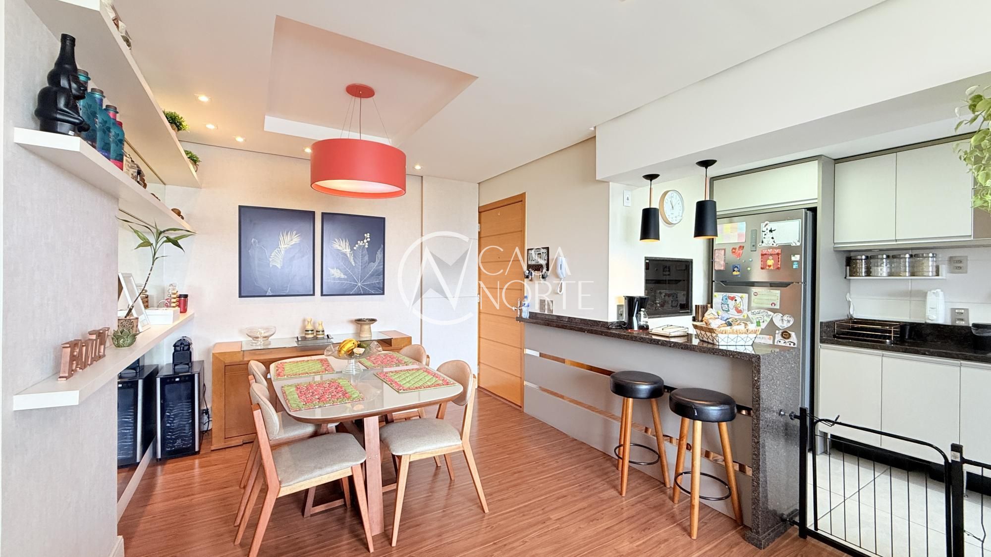 Apartamento à venda com 3 quartos, 78m², 1 suíte, 2 vagas, Rua Gomes Jardim no bairro Santana em Porto Alegre