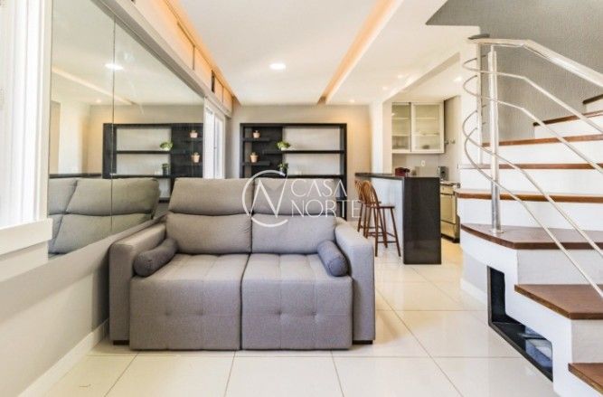 Cobertura à venda com 2 quartos, 128m², 1 suíte, 2 vagas, Rua Duque de Caxias no bairro Centro Histórico em Porto Alegre