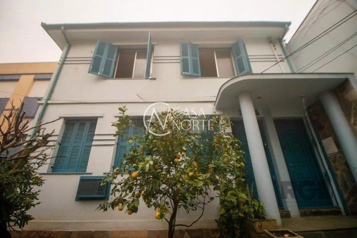 Sobrado à venda com 4 quartos, 220m², 4 vagas, Rua Sete de Abril no bairro Floresta em Porto Alegre