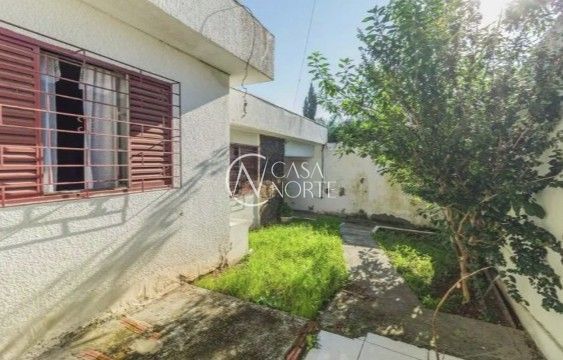 Casa à venda com 3 quartos, 308m², 1 suíte, 2 vagas, Rua Coronel Tisiano F. de Leoni no bairro Coronel Aparício Borges em Porto Alegre