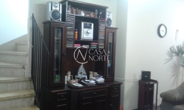 Casa à venda com 4 quartos, 243m², 2 vagas, Rua São Francisco no bairro Santana em Porto Alegre