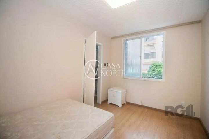 Sobrado à venda com 4 quartos, 220m², 4 vagas, Rua Sete de Abril no bairro Floresta em Porto Alegre