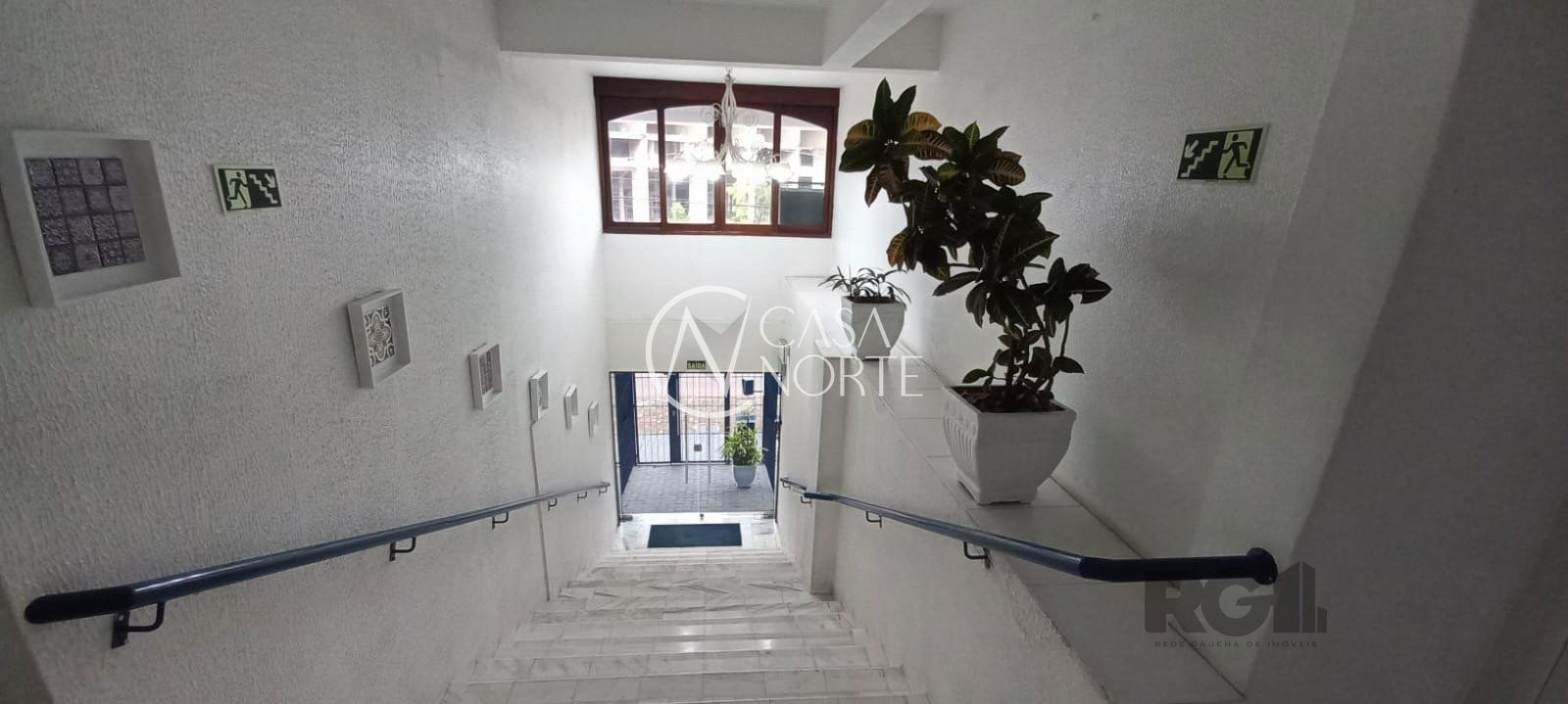 Apartamento à venda com 3 quartos, 72m², 1 vaga, Avenida Coronel Gastão Haslocher Mazeron no bairro Medianeira em Porto Alegre