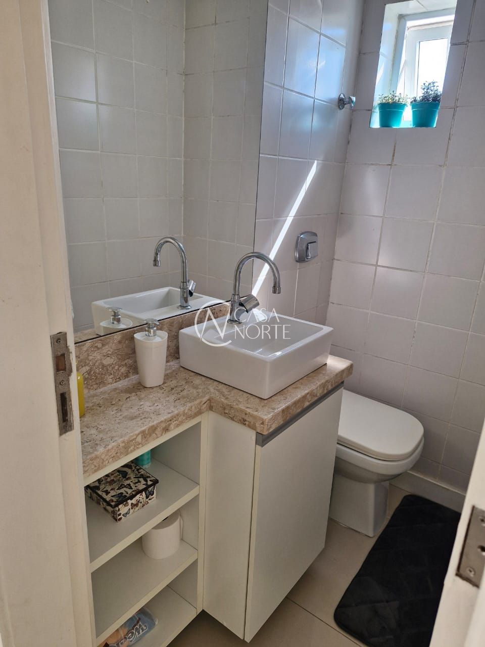 Apartamento à venda com 2 quartos, 132m², 1 vaga, Rua Xavier da Cunha no bairro Nonoai em Porto Alegre