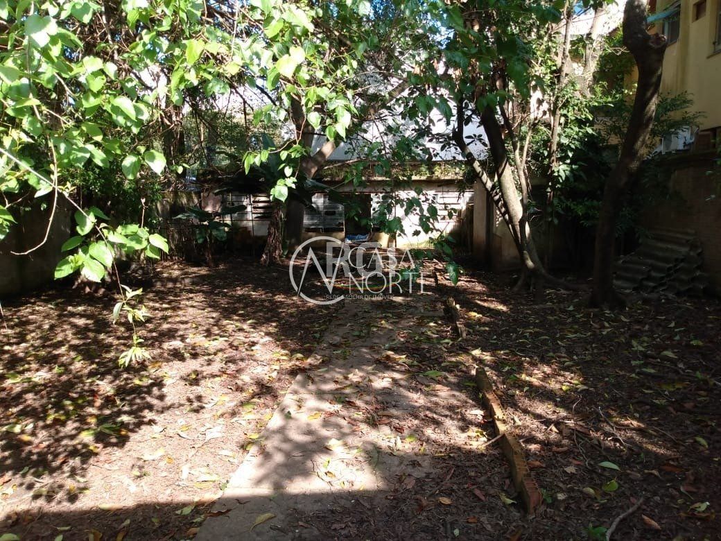 Casa à venda com 4 quartos, 280m², 1 vaga, Rua Veador Porto no bairro Santana em Porto Alegre