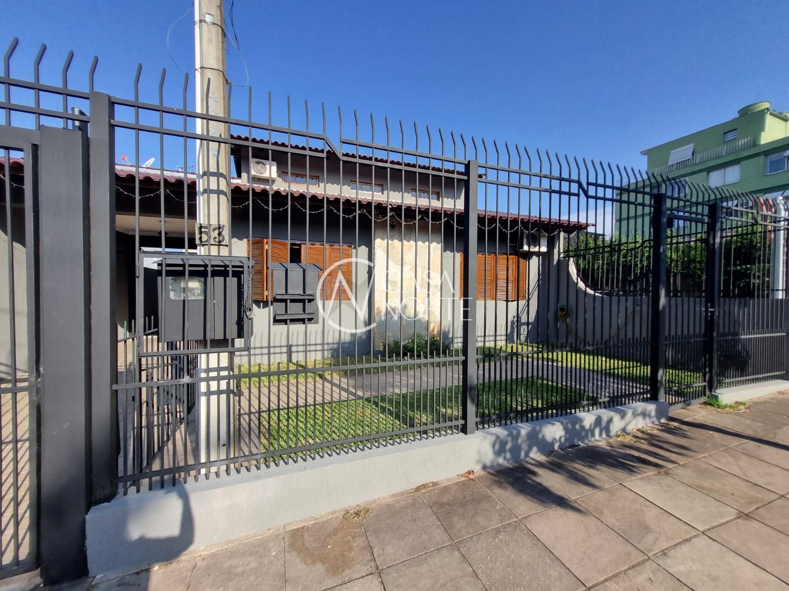 Casa à venda com 4 quartos, 177m², 1 suíte, 2 vagas, Rua Doutor Pereira da Cunha no bairro Partenon em Porto Alegre