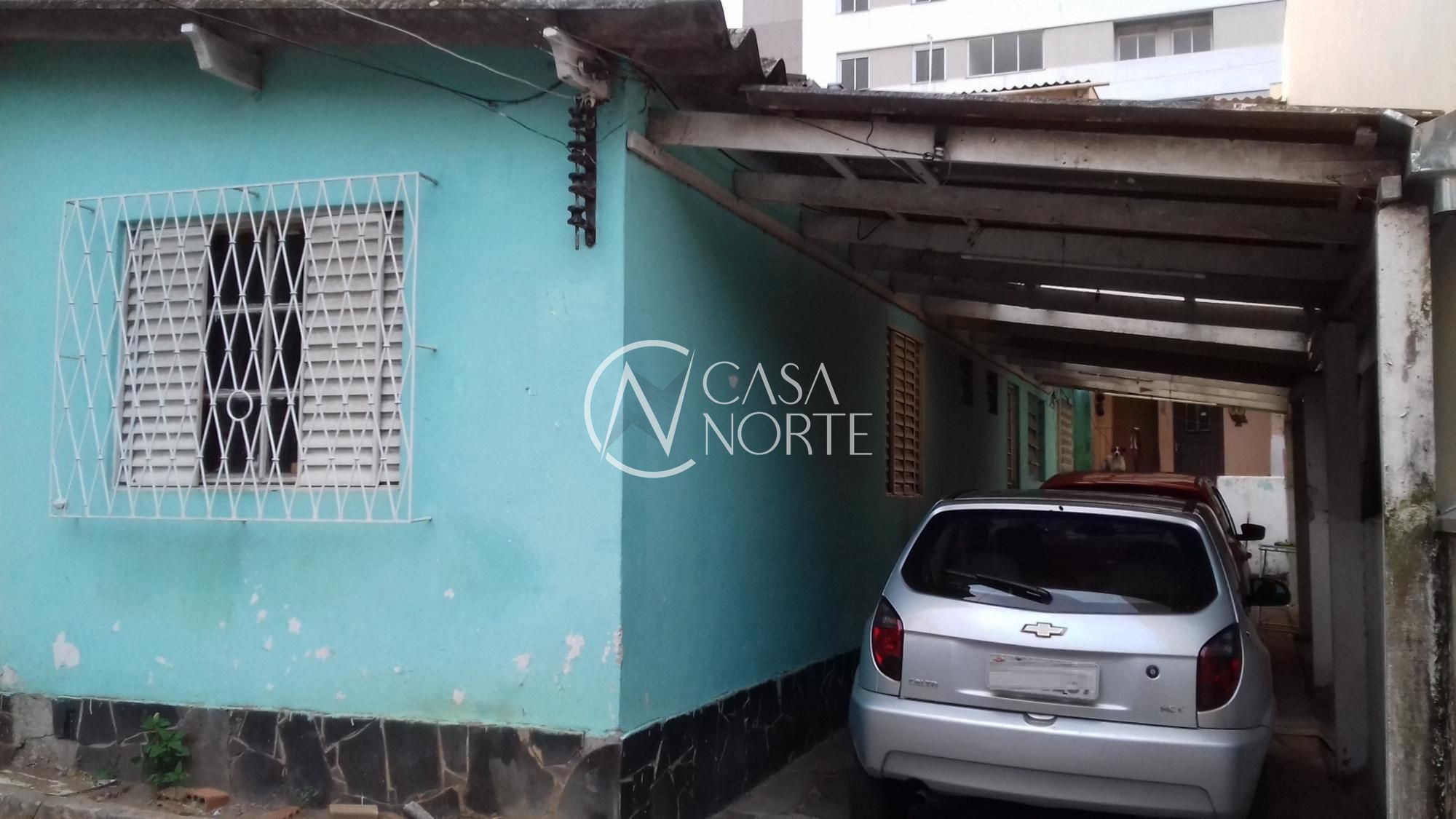 Casa à venda com 4 quartos, 81m², 3 vagas, Rua Frei Germano no bairro Partenon em Porto Alegre