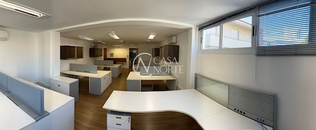 Conjunto Comercial à venda , 105m², 3 vagas, Rua Francisco Ferrer no bairro Rio Branco em Porto Alegre