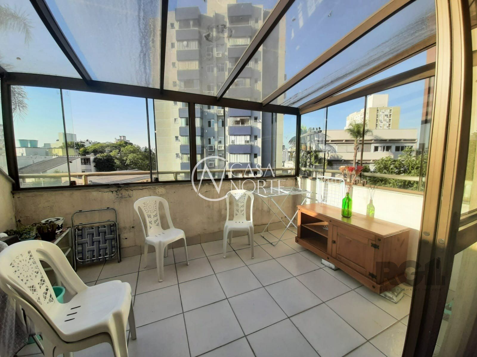 Apartamento à venda com 2 quartos, 69m², Rua Gomes Jardim no bairro Santana em Porto Alegre