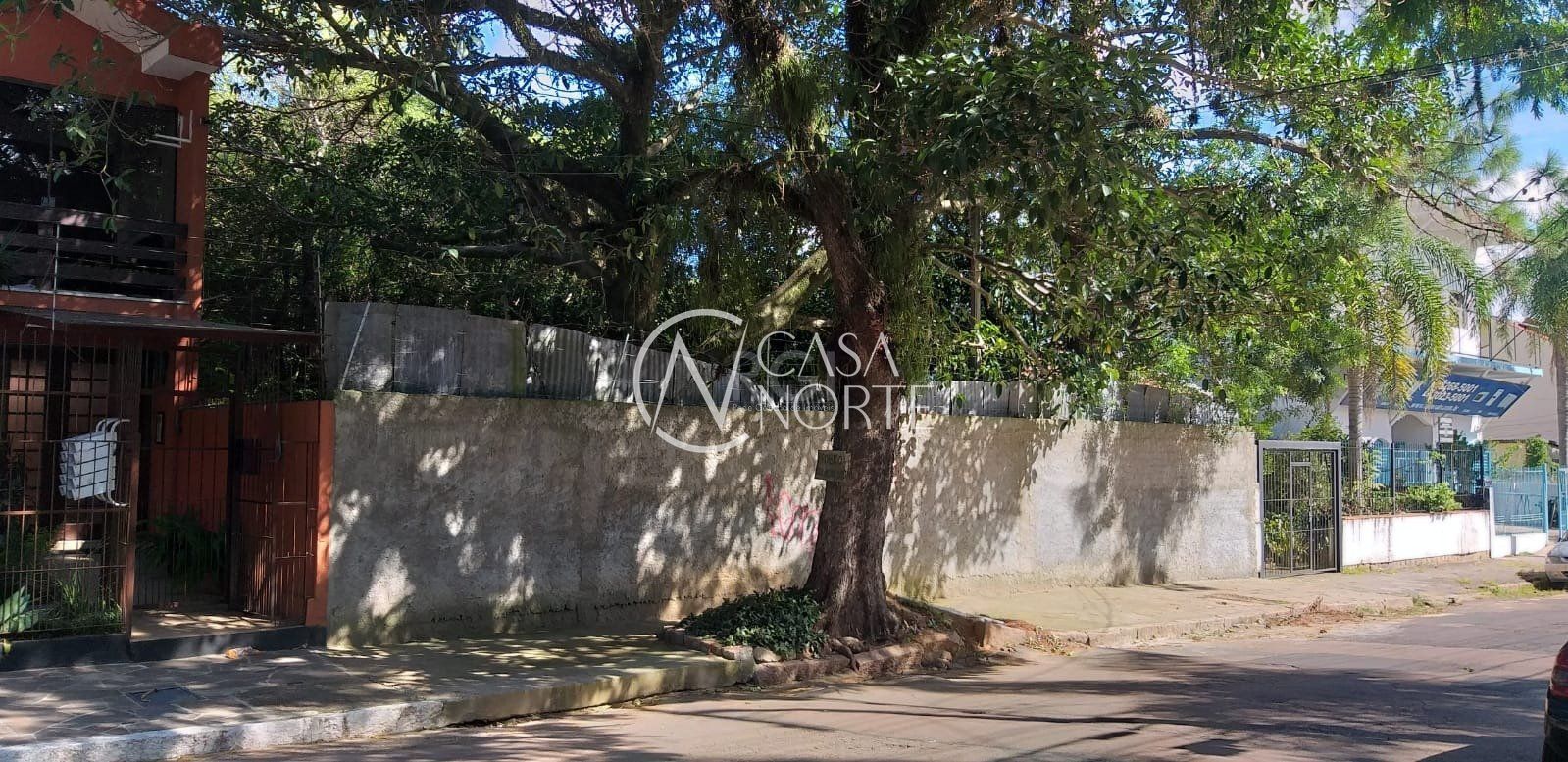 Terreno à venda  com 1014m², Rua Doutor Mário Totta no bairro Tristeza em Porto Alegre