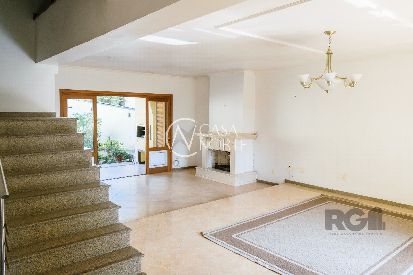 Casa à venda com 3 quartos, 549m², 3 suítes, 6 vagas, Rua Licínio Cardoso no bairro Chácara das Pedras em Porto Alegre