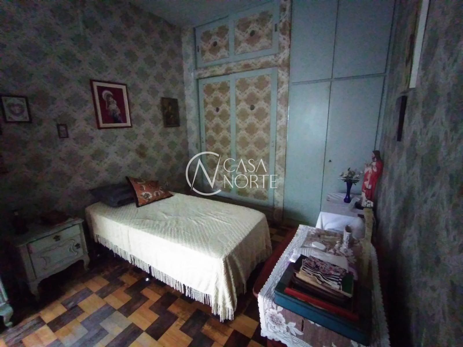 Casa à venda com 3 quartos, 85m², 1 vaga, Rua Mariz e Barros no bairro Petrópolis em Porto Alegre