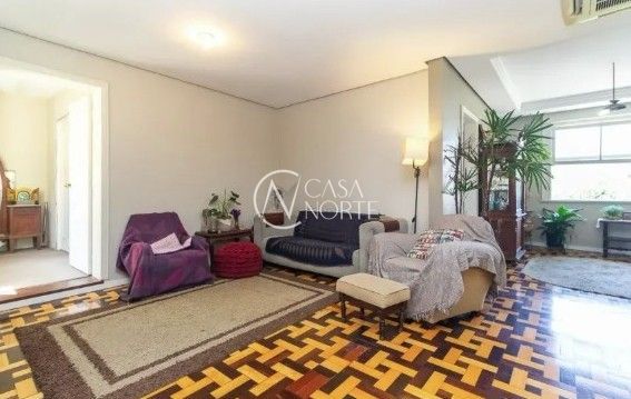 Casa à venda com 3 quartos, 115m², 2 vagas, Rua Mariz e Barros no bairro Petrópolis em Porto Alegre