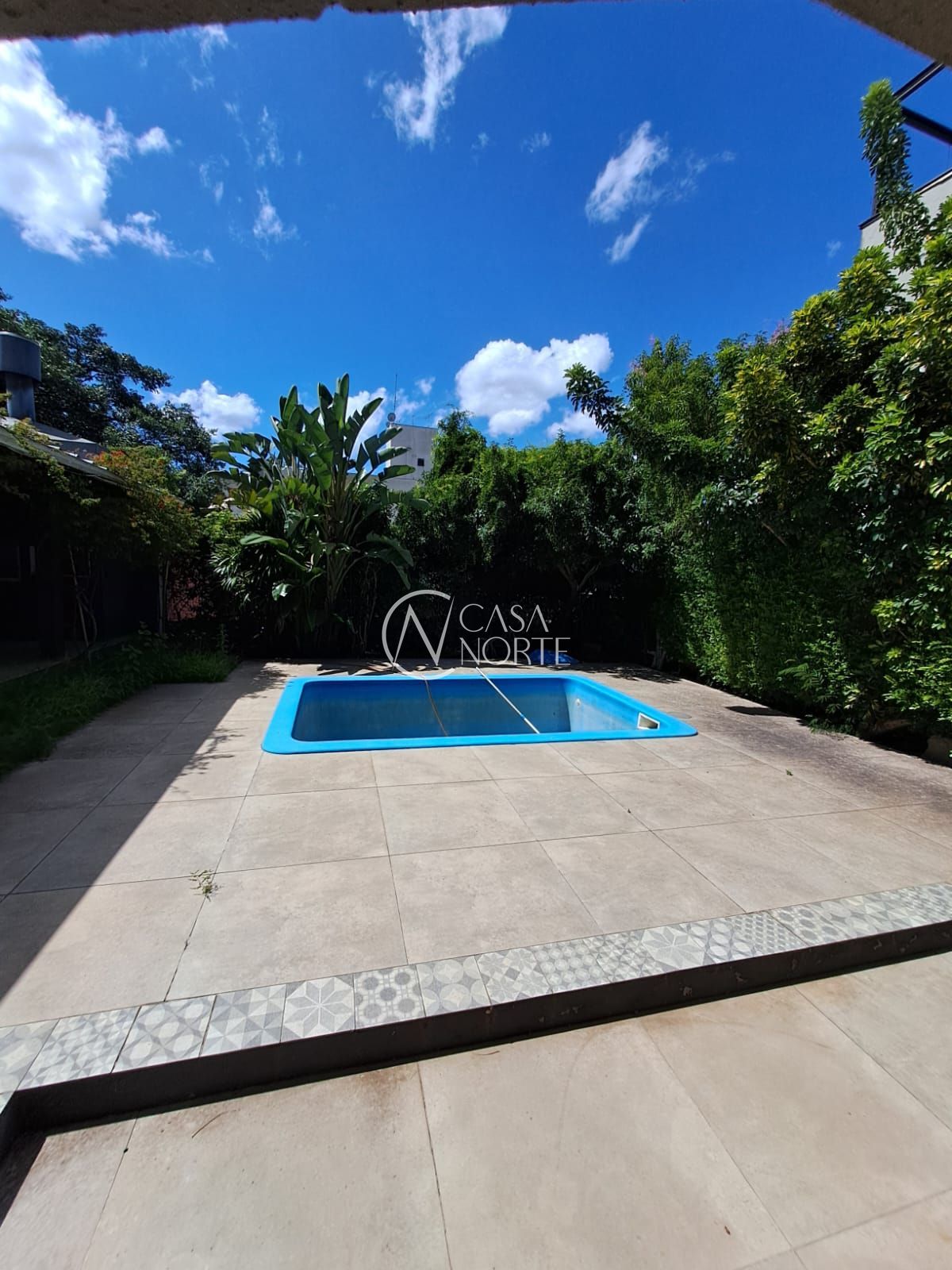 Casa à venda com 3 quartos, 220m², 1 suíte, 3 vagas, Rua Eudoro Berlink no bairro Auxiliadora em Porto Alegre