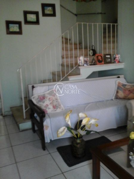 Casa à venda com 3 quartos, 250m², 4 vagas, Monsenhor Veras no bairro Santana em Porto Alegre