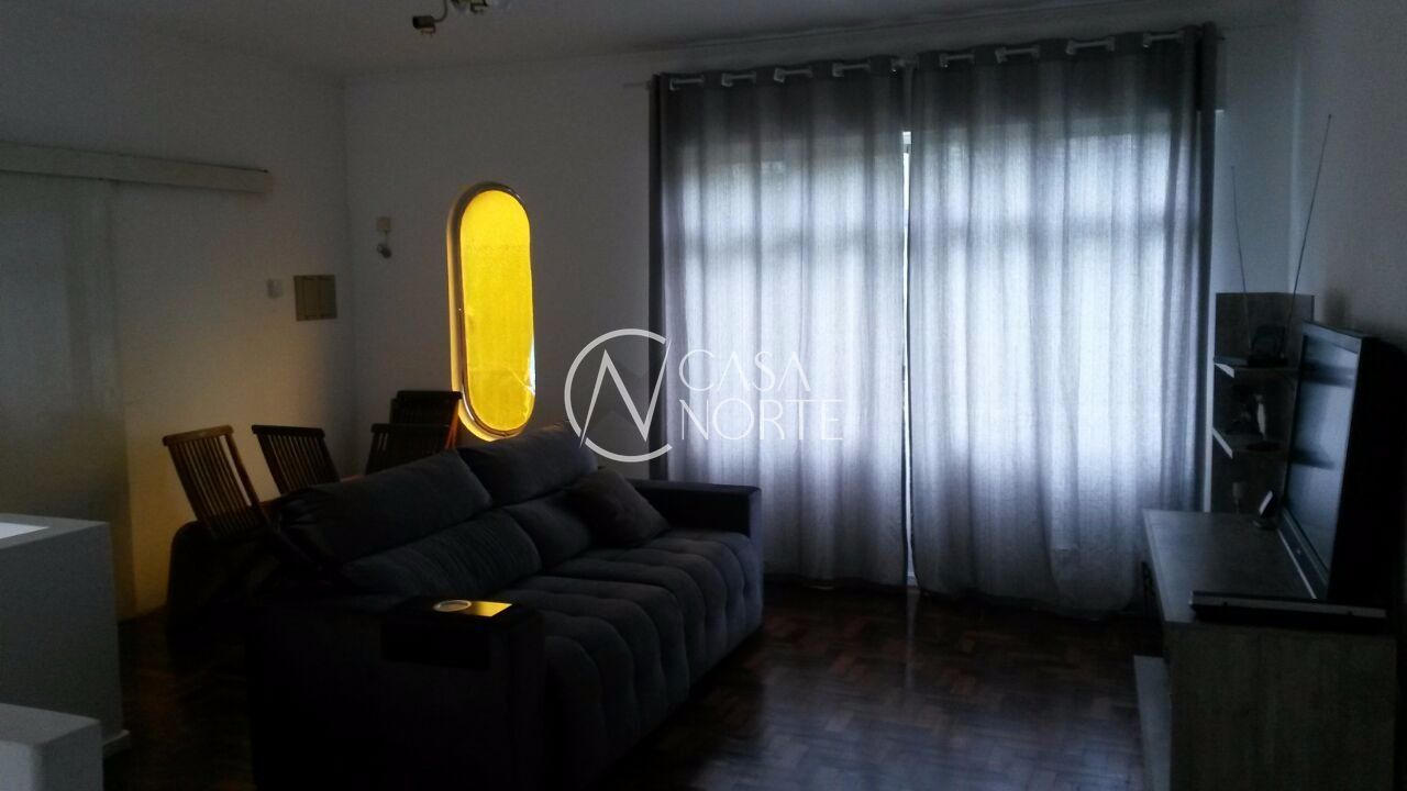 Casa à venda com 5 quartos, 280m², 3 suítes, Rua Lobo da Costa no bairro Azenha em Porto Alegre