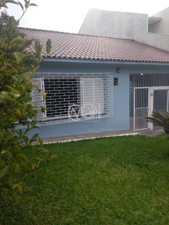 Casa à venda com 3 quartos, 249m², 1 suíte, 3 vagas, Rua Professor Clemente Pinto no bairro Medianeira em Porto Alegre