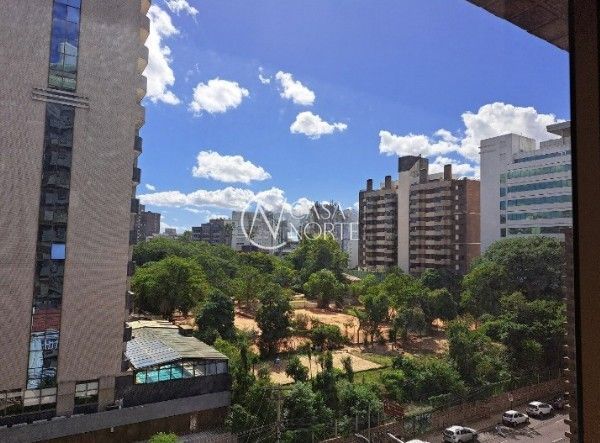 Sala Comercial à venda com 1 quarto, 38m², 1 vaga, Rua Mostardeiro no bairro Rio Branco em Porto Alegre