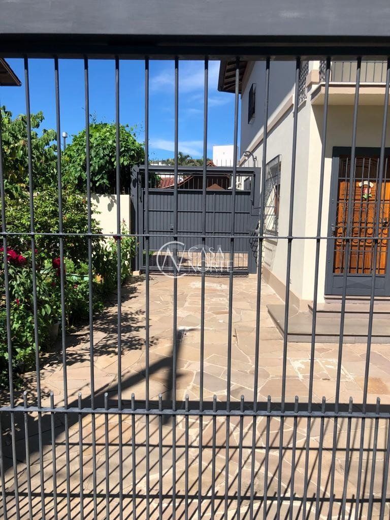 Casa à venda com 4 quartos, 225m², 2 suítes, 1 vaga, Rua Santa Flora no bairro Nonoai em Porto Alegre