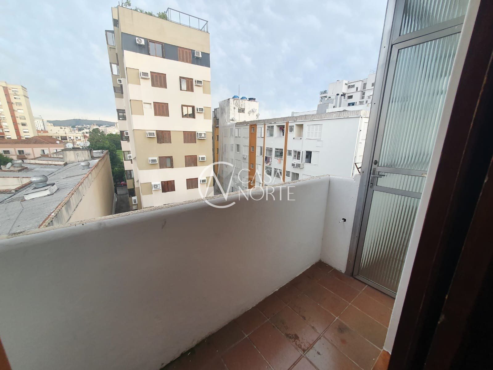 Apartamento à venda com 2 quartos, 51m², 1 vaga, Avenida Jeronimo de Ornelas no bairro Santana em Porto Alegre