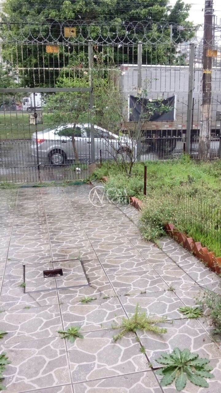 Casa à venda com 3 quartos, 78m², Rua Livramento no bairro Santana em Porto Alegre