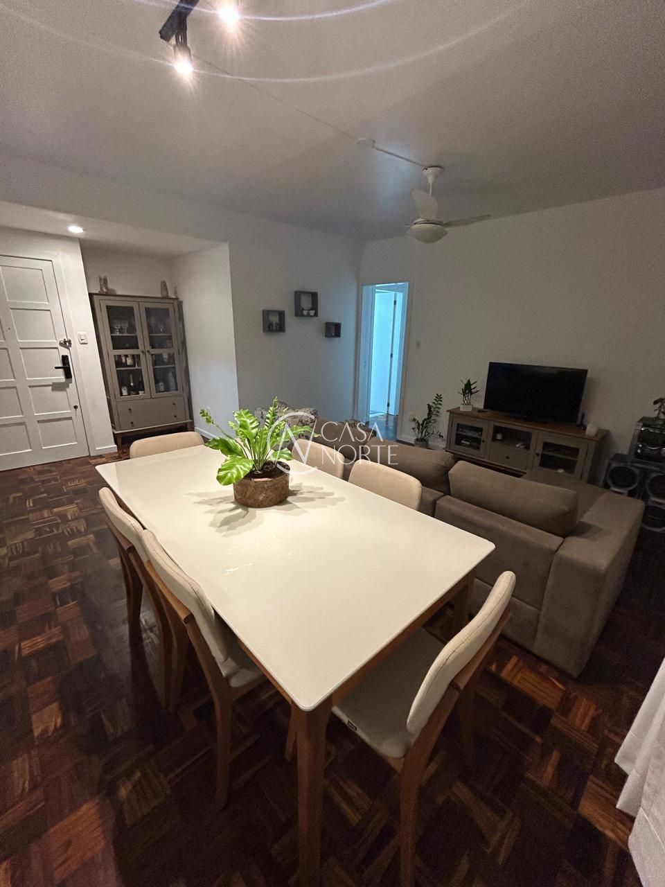 Apartamento à venda com 2 quartos, 90m², 1 suíte, 1 vaga, Vicente da Fontoura no bairro Rio Branco em Porto Alegre