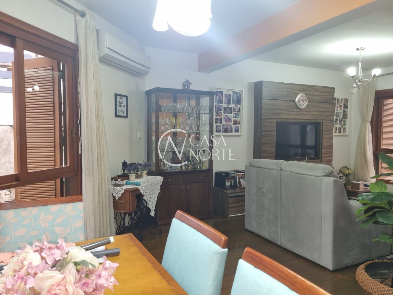 Apartamento à venda com 3 quartos, 109m², 1 suíte, 2 vagas, Rua Veador Porto no bairro Santana em Porto Alegre