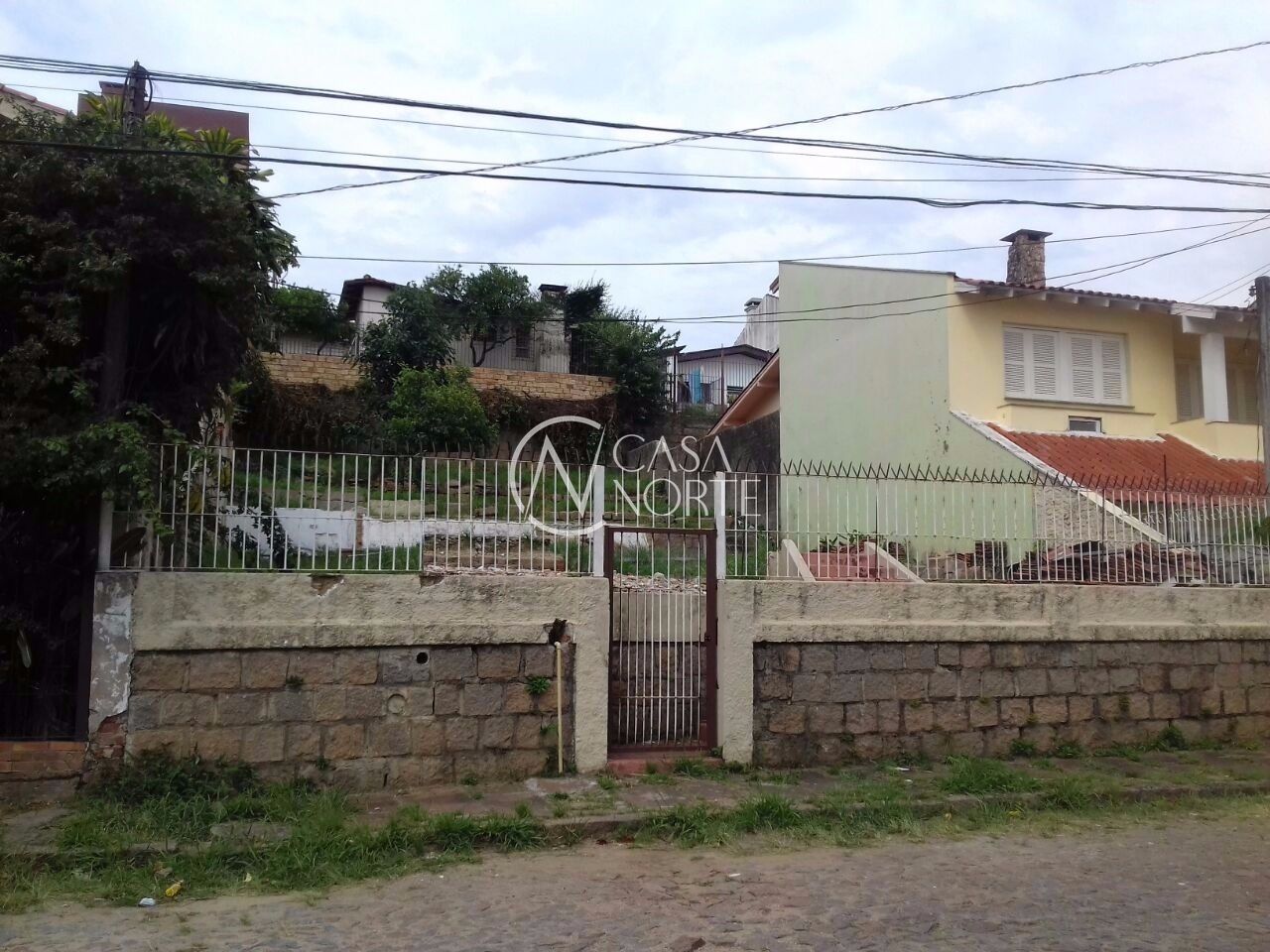 Terreno à venda  com 287m², Rua Teofilo Otoni no bairro Partenon em Porto Alegre