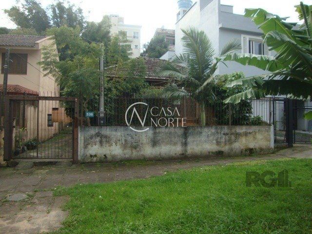 Terreno à venda  com 407m², Rua José Gertum no bairro Chácara das Pedras em Porto Alegre