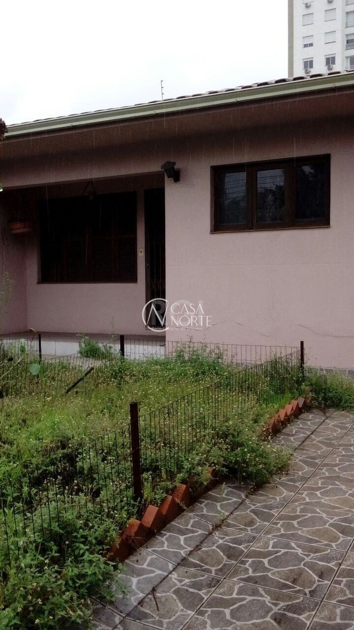 Casa à venda com 3 quartos, 78m², Avenida Ipiranga no bairro Partenon em Porto Alegre