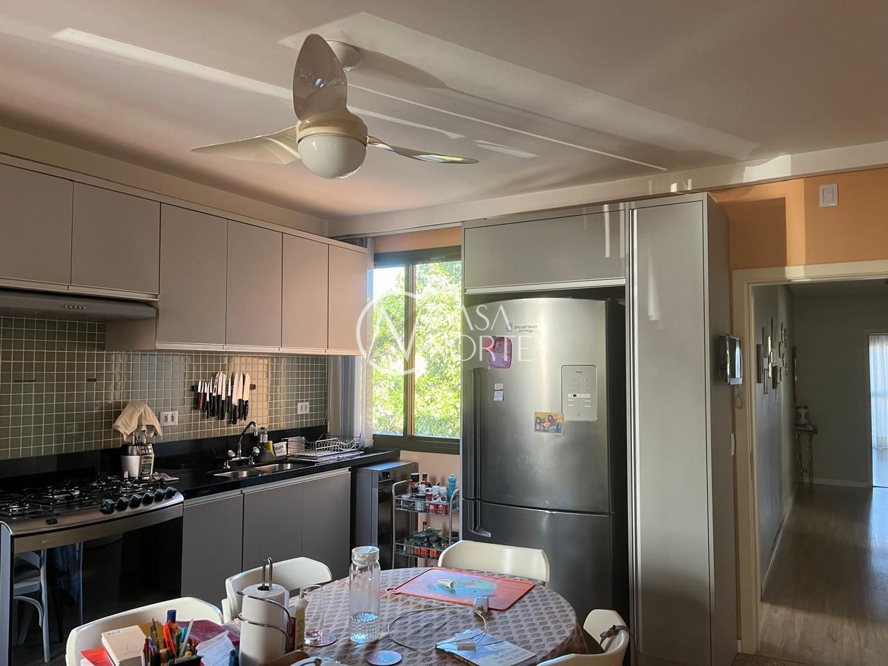 Casa à venda com 3 quartos, 470m², 1 suíte, 3 vagas, Rua Luiz de Camões no bairro Santo Antônio em Porto Alegre