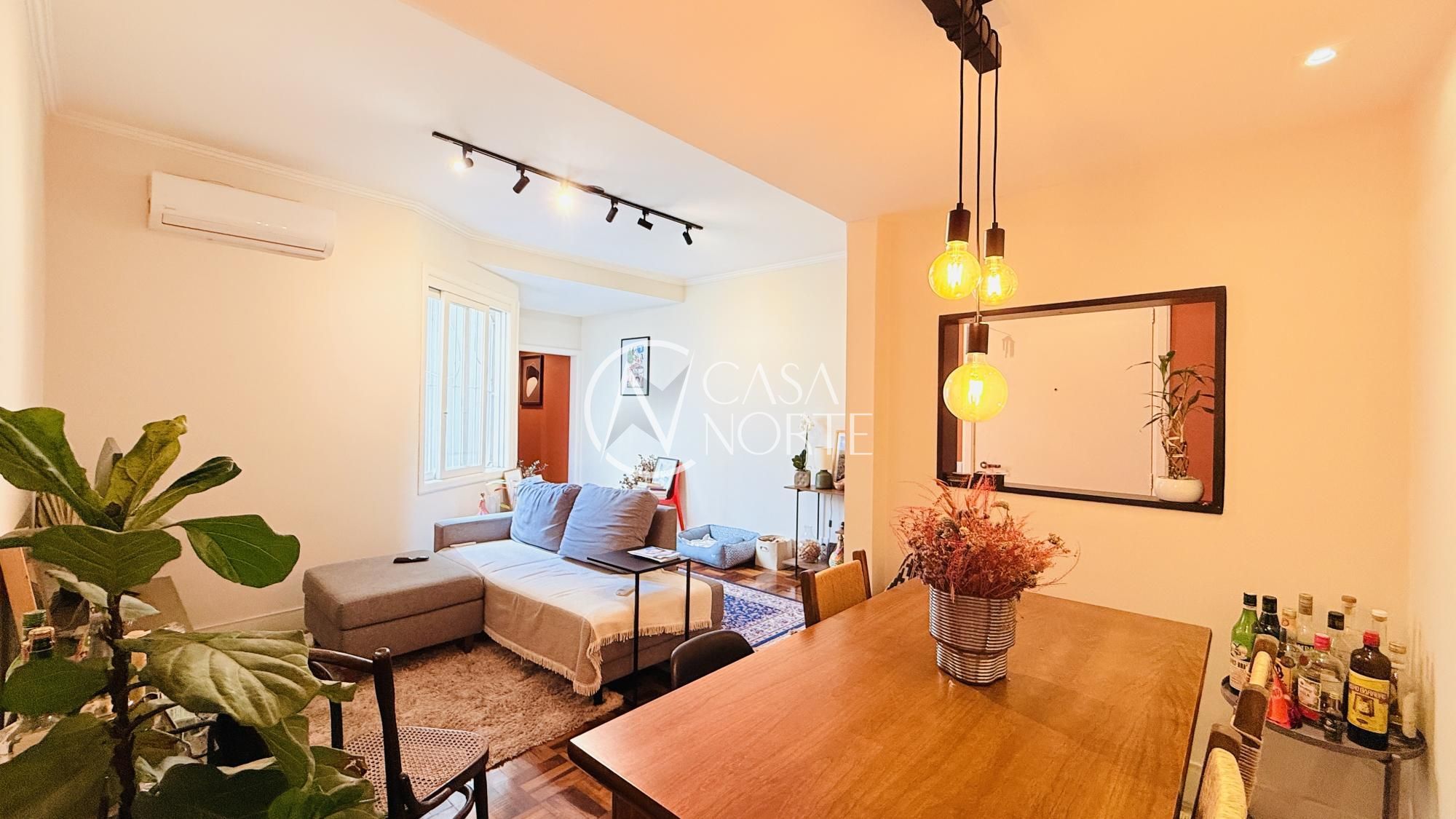 Apartamento à venda com 2 quartos, 79m², 1 vaga, Avenida Independência no bairro Independência em Porto Alegre