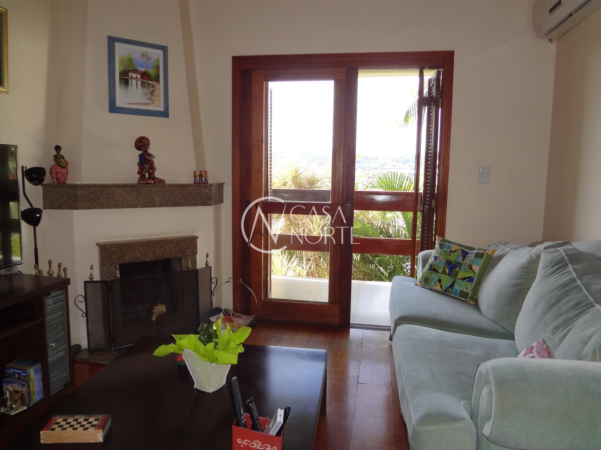 Casa à venda com 3 quartos, 230m², 1 suíte, 3 vagas, Rua Professor Leonardo Tochtrop no bairro Aberta dos Morros em Porto Alegre