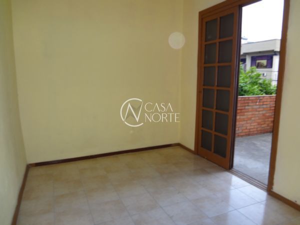 Casa à venda com 3 quartos, 190m², 1 suíte, 1 vaga, Rua Fatima no bairro Partenon em Porto Alegre